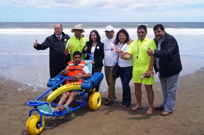 Autoridades inauguran playa inclusiva