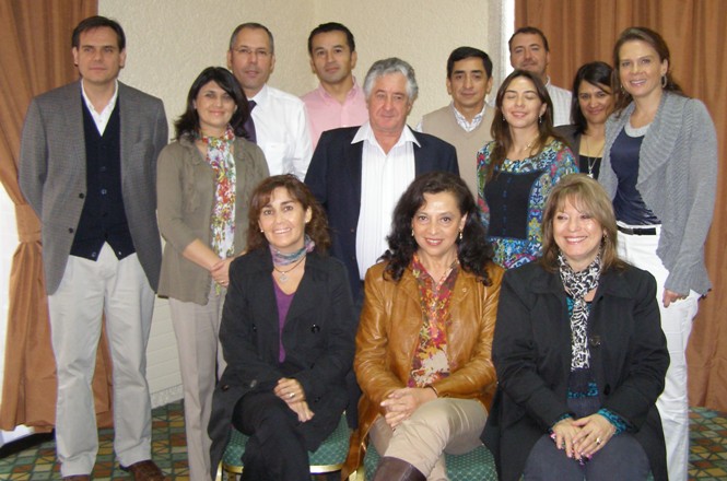 Directora Nacional del Senadis junto a los Directores Regionales de Teletón.