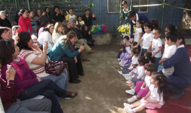 La Directora Regional del Senadis en la celebración del Día de la Madre en el jardín infantil Rayitos Tambinos