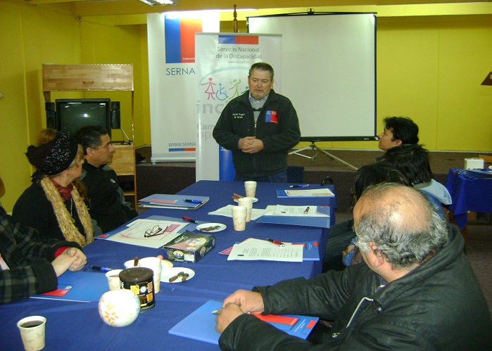 Director Regional de Aysén, junto a directivas de Organizaciones de PcD