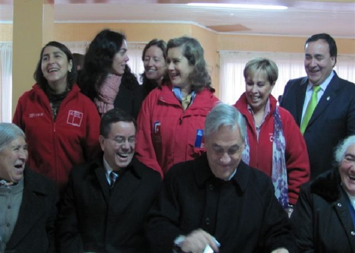 Presidente Piñera visita la ciudad de Arauco en compañía de Directora Regional