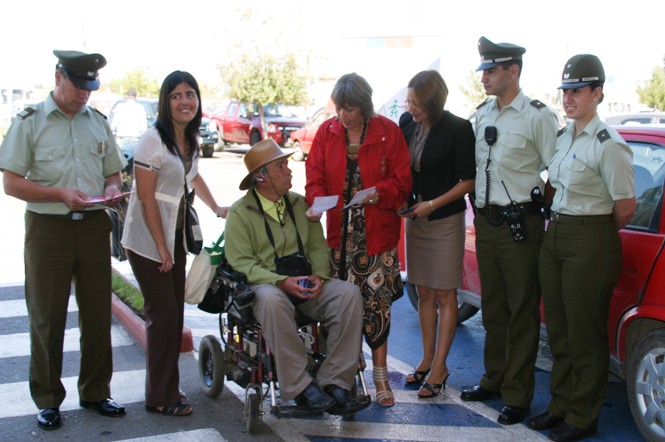 Autoridades regionales fiscalizan uso correcto de estacionamientos para personas con discapacidad