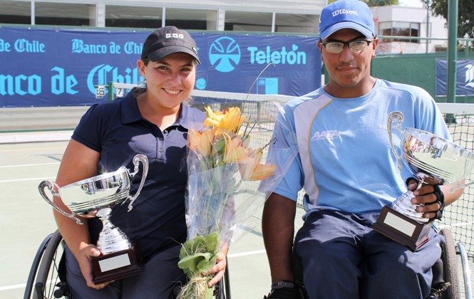 La chilena María Antonieta Ortíz y el argentino Agustín Ledesma del NEC Wheelchair Tennis Tour Copa Banco de Chile 2012
