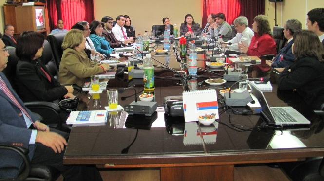 Autoridades regionales en Gabinete Social Regional de Arica y Parinacota