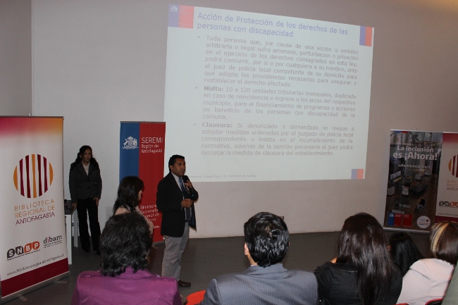 Senadis Antofagasta capacita a funcionarios públicos en atención a personas en situación de discapacidad