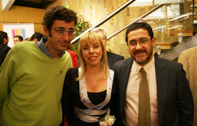 La Directora Ejecutiva de la Fundación, Gabriela Silvetti, junto a Eladio Recabarren del Senadis y Matias Del Río.