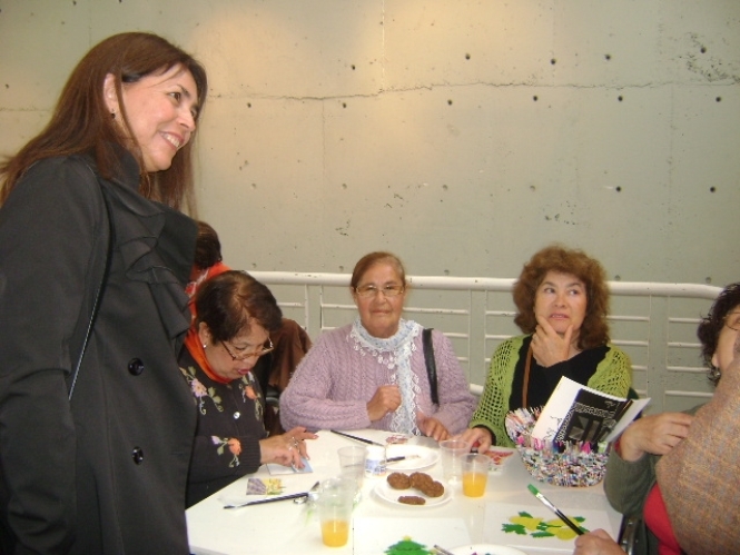 Soledad Narbona junto a usuarias del CCR.