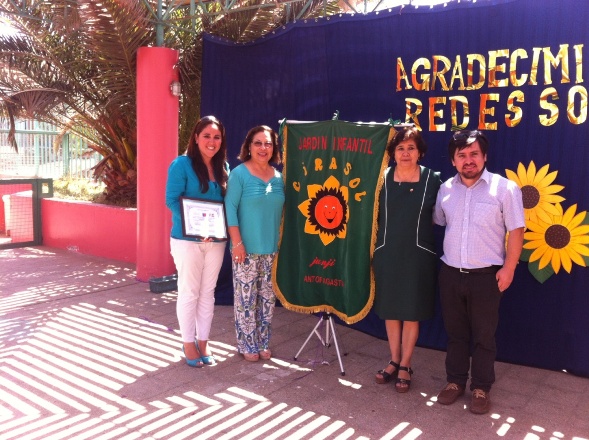 Senadis Antofagasta recibe reconocimiento de Jardín Infantil Girasol
