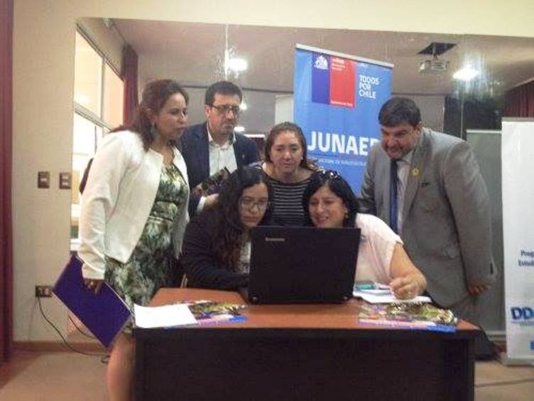 Junaeb y Senadis Biobío anuncian nueva plataforma online para postular y renovar becas