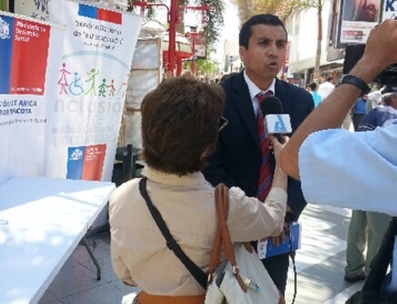 Director Regional de Senadis, Rodrigo Bustamante, en difusión del Voto Inclusivo.
