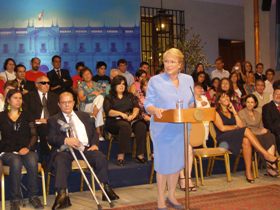 La Presidenta Bachelet dando su discurso.