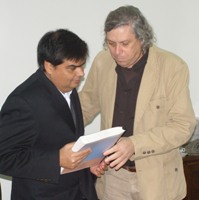En la fotografía aparece el Director de la División de Organizaciones Sociales, Francisco Estévez