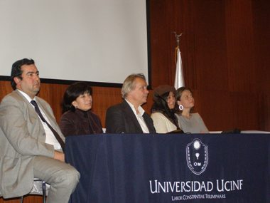 La Directora Nacional del SENADIS, María Ximena Rivas junto a los panelistas de la jornada de capacitación.