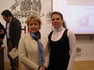 La Ministra de Vivienda y Urbanismo, Magdalena Matte junto a la Directora Nacional del Servicio Nacional de la Discapacidad, María Ximena Rivas.