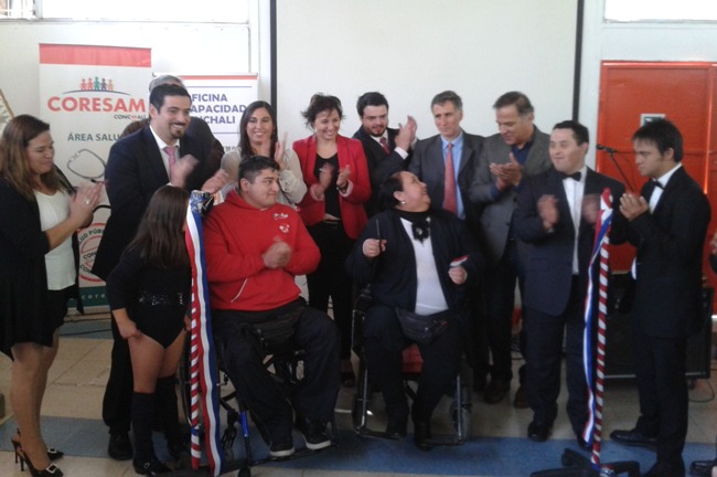 Autoridades durante el corte de cinta en la inauguración de Oficina de la Discapacidad en Conchalí.