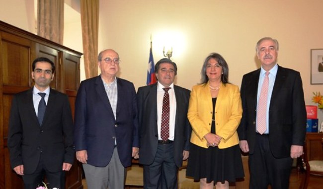 Ministra Villegas junto a representantes de CNTV, ANATEL y ARCATEL.