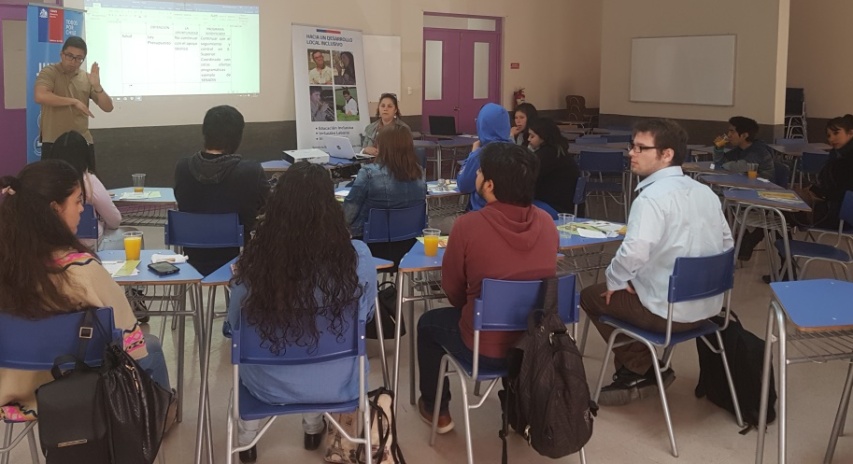En Antofagasta estudiantes con discapacidad participan en diálogo realizado por SENADIS y JUNAEB Antofagasta