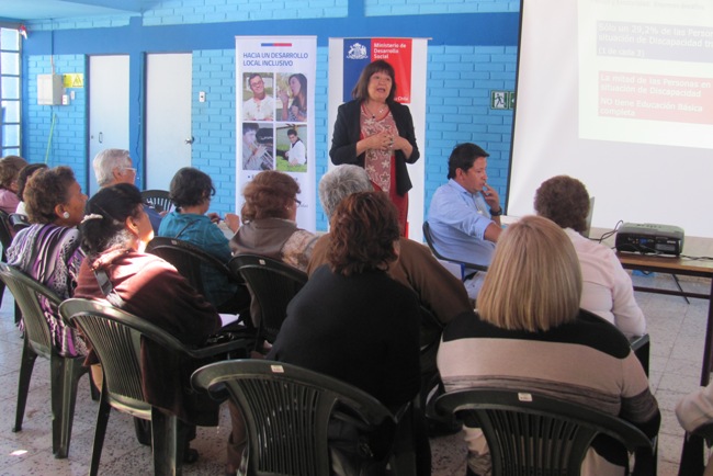 Senadis Arica participa en Diálogos Sociales Participativos con Adultos Mayores