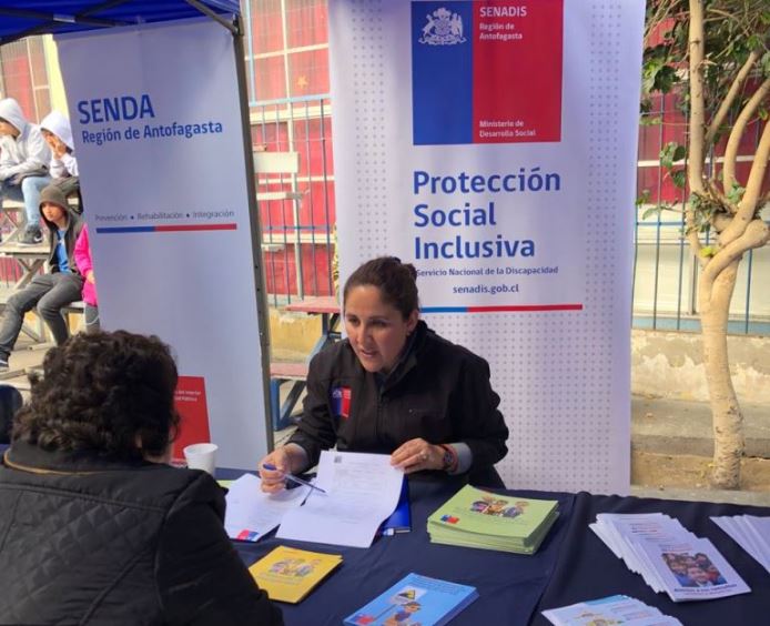 SENADIS Antofagasta participa en primera Feria de Servicios para la Juventud