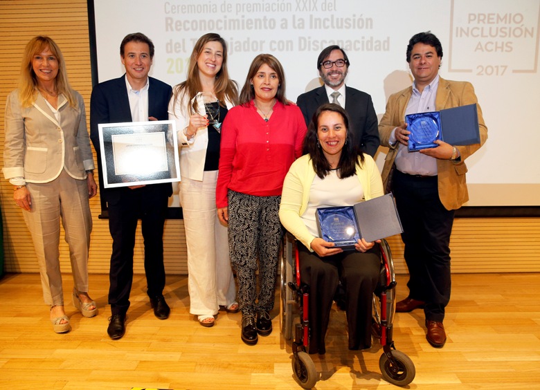 ACHS reconoce a empresas y trabajadores por su aporte a la inclusión de las personas con discapacidad.