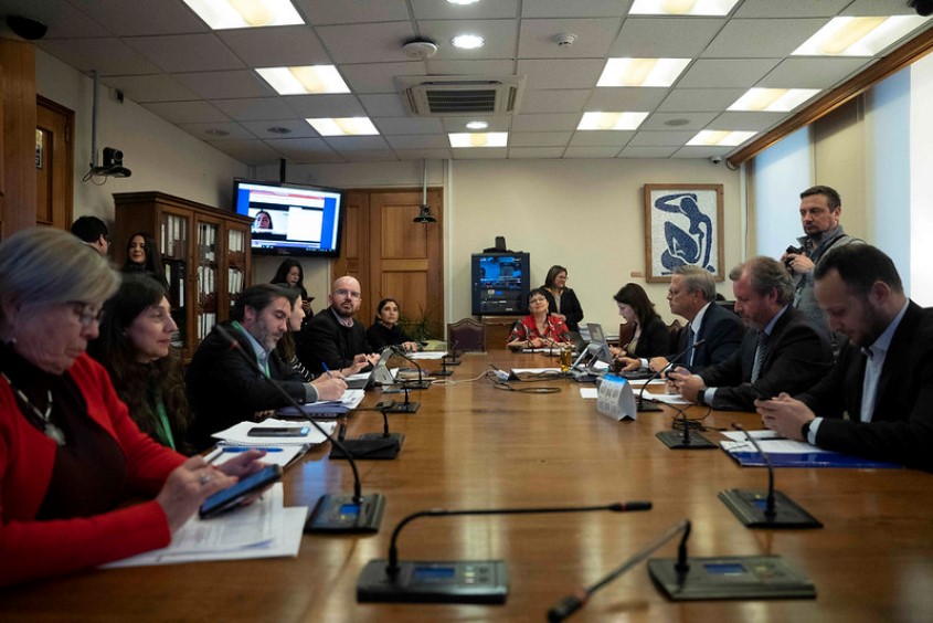 Autoridades en sesión en la Cámara de Disputados. Fotografía: Ministerio de Desarrollo Social y Familia