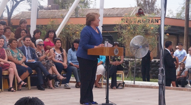 En Arica Presidenta Bachelet encabeza ceremonia de entrega de 231 subsidios de viviendas