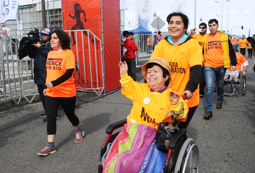 350 deportistas en situación de discapacidad estuvieron participando y cubriendo los 2,5 kilómetros de la corrida