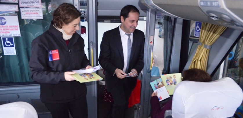 Seremi de Los Lagos y Senadis realizan un llamado a los pasajeros y conductores a facilitar asientos a personas con discapacidad