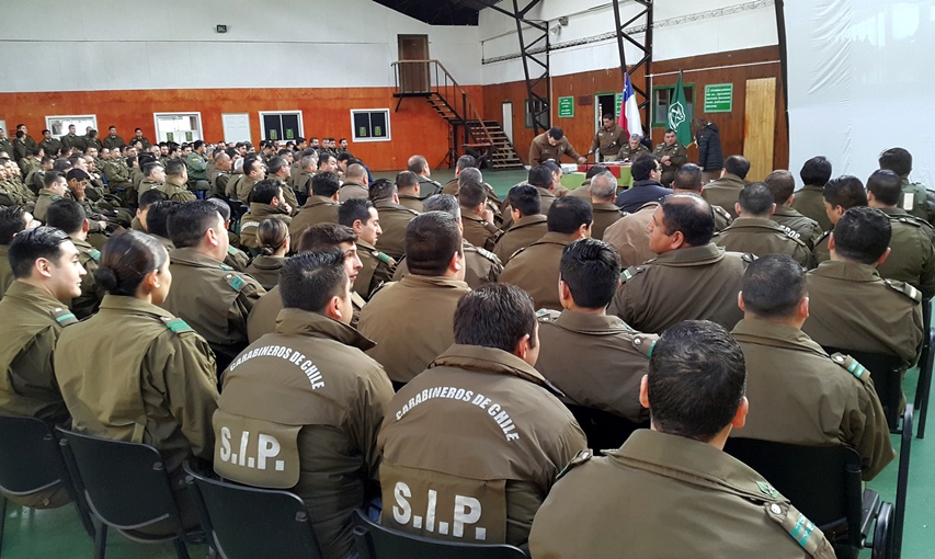 Participantes de la X Zona de Carabineros a capacitación de SENADIS.