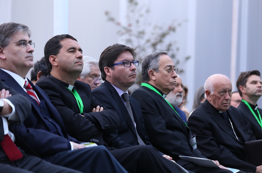 Ministro Barraza en III Congreso Social de la Universidad Católica. 