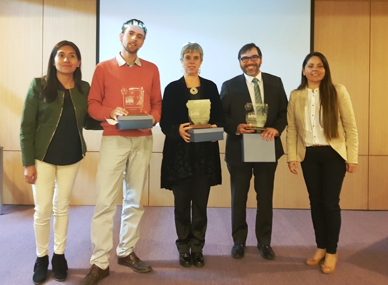 Director Nacional de Senadis junto a panelistas. 