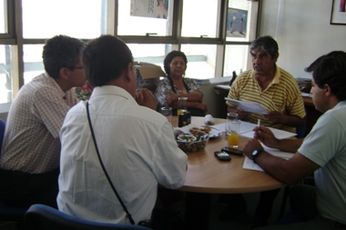 El Director Regional junto a representantes de Uncodiped y la Seremia de Transportes.