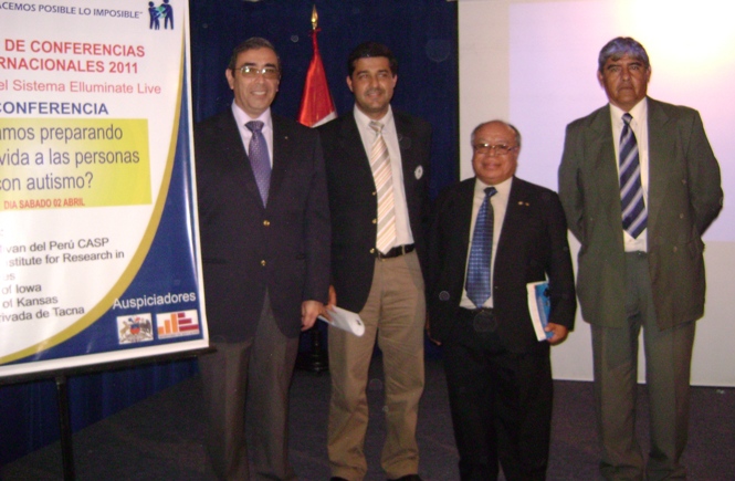 El Director Regional del Senadis Arica junto a equipo directivo Autismo Arica, Cónsul General de Chile en Tacna , Perú e integrantes de Rotary Club Tacna 