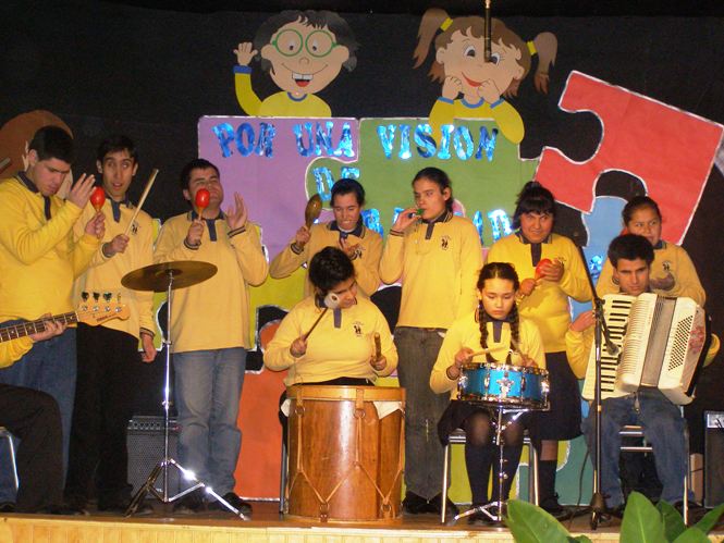 El conjunto musical del Colegio Hellen Keller en su aniversario 60.