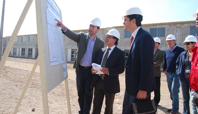 Director Regional del Senadis Tarapacá junto a las autoridades regionales.