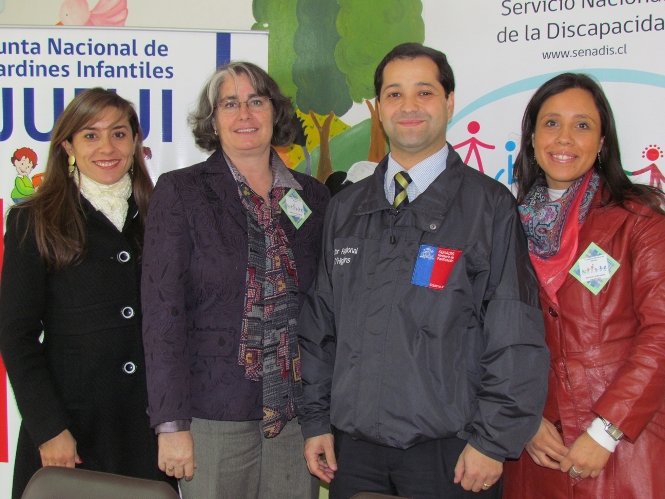 Autoridades de la Junji y del Senadis durante la visita al jardín infantil en el marco de la inclusión educativa.