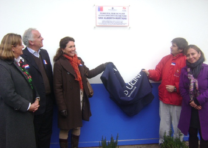 Directora Regional y Alcalde de Lampa presentan placa recordatoria en nuevo CCR