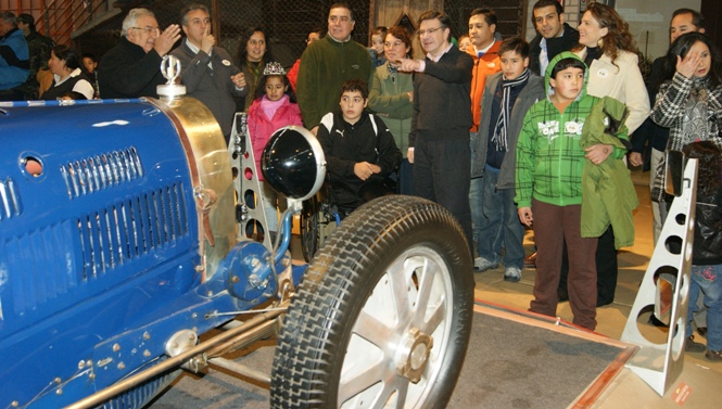 Ministro Lavín y Directora Nacional del Senadis en la celebración del Día del Niño