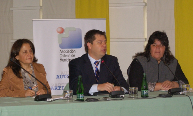 Subdirector Nacional del Senadis durante la apertura del seminario de discapacidad y legislación.