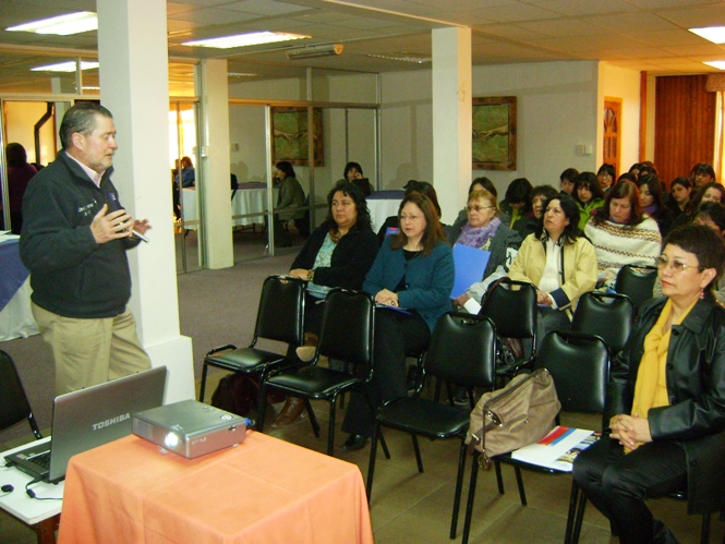 Julio Bascur participó en jornada de padres y apoderados organizada por la SEREMI de Educación.