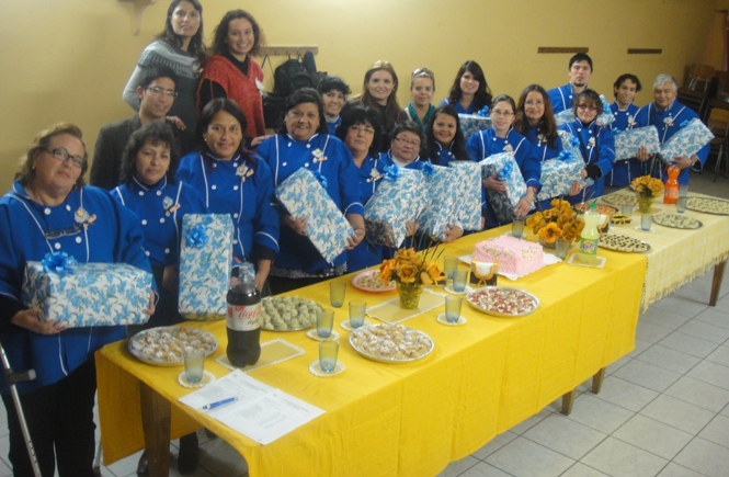 Coordinadora de Senadis Antofagasta en finalización de curso de repostería dirigido a personas con discapacidad