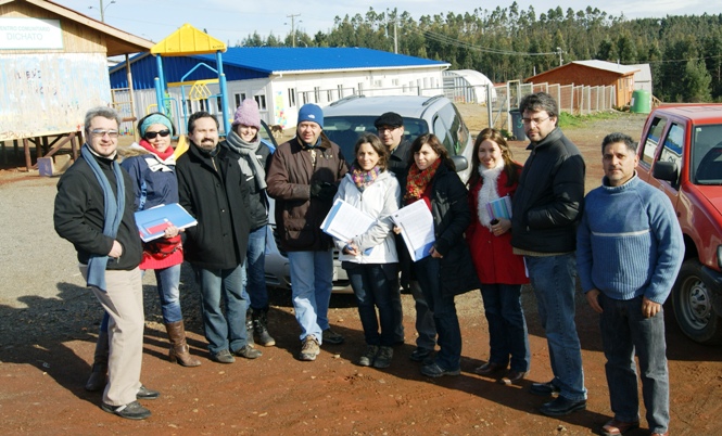 Oscar Mellado junto al equipo que participó en el operativo aldeas.