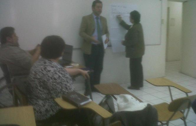 Director Regional Senadis Tarapacá junto a la profesional de Ica Chile