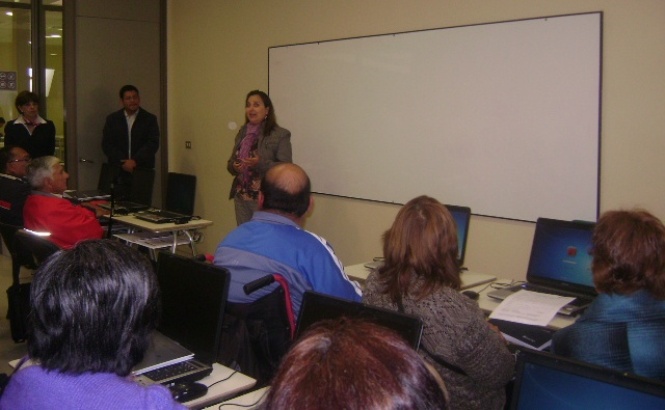 Directora Regional del Senadis Coquimbo en entrega de becas.