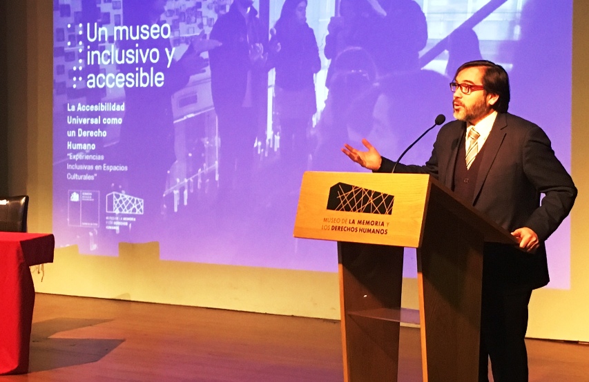 Director Nacional de Senadis durante la apertura de la jornada de accesibilidad realizada en el MMDH.