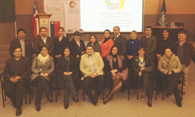 Michelle Orthusteguy junto a los representantes de las diferentes casas de estudio de la región del Bio Bío, en la reunión de la Red de Educación Superior.