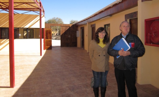 Representantes de la Dirección Regional del Senadis durante la visita a la construcción del Centro Comunitario de Rehabilitación Jurique