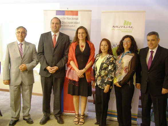 Directora Nacional junto a Comité Directivo de Mutual de Seguridad