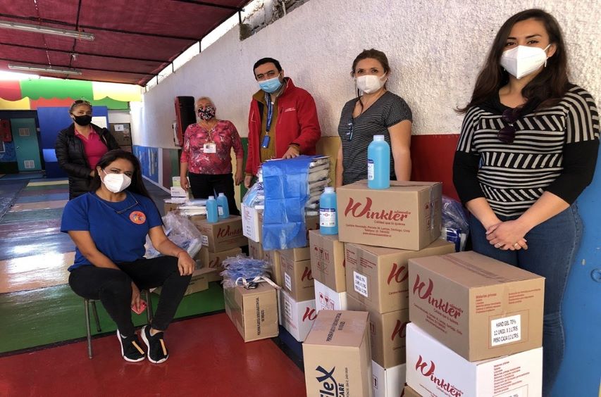 En Antofagasta entregan 700 litros de alcohol gel y escudos faciales a niños y adultos con discapacidad