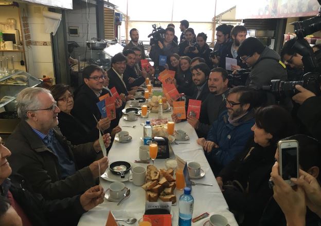 Autoridades en el Mercado Tirso de Molina